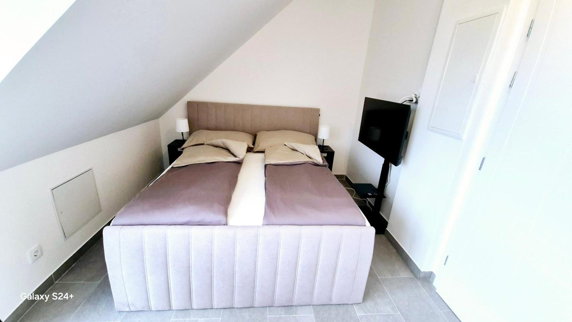 Apartment Moderne Mit Klima, Perfekter Anbindung Ins Zentrum Und Kostenlose Parkplaetze!